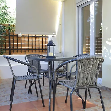 Neapolis アパート *