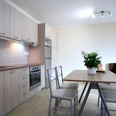 Neapolis アパート